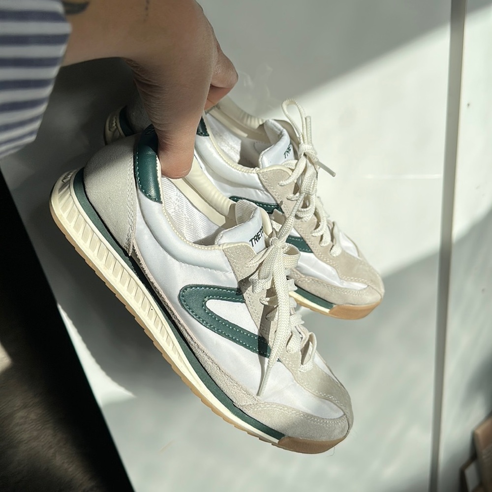 3/$30 Vintage inspired tennis sneakers